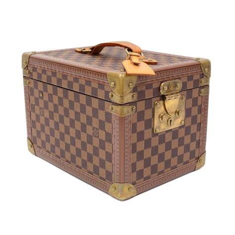 vuitton a biography of louis vuitton|louis vuitton first product.